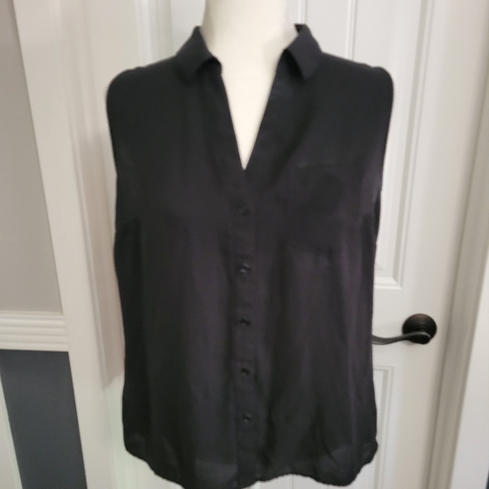 Sleevless blouse